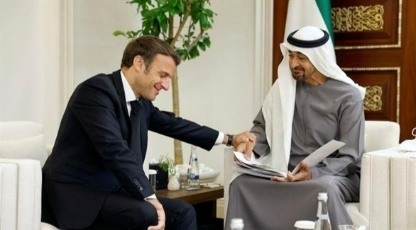 الرئيسان الإماراتي الشيخ محمد بن زايد والفرنسي إيمانويل ماكرون.(أرشيف)