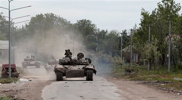 دبابات روسية في لوهانسك (رويترز)