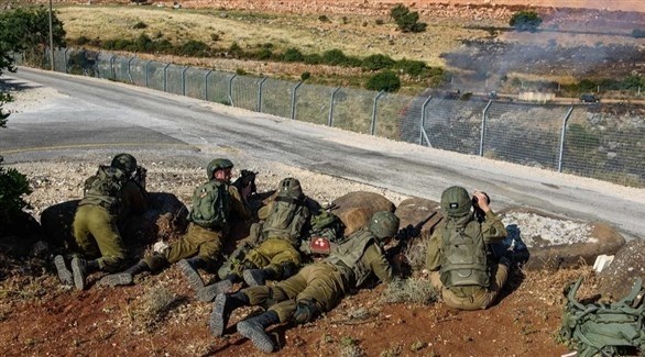 جنود إسرائيليون بالقرب من السياج الفاصل مع لبنان (أرشيف)