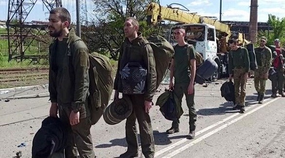 مجندون أوكرانيون في مركز تجنيد (أرشيف)