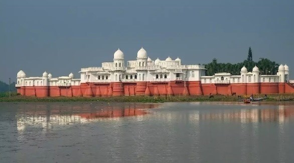 يعد قصر نيرماهال أكبر قصر مائي في الهند "تايمز أوف إنديا"