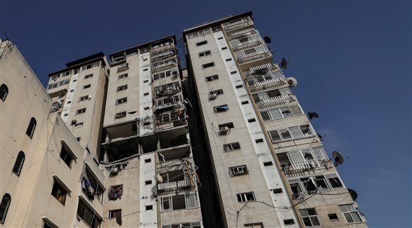 خراب في برج سكني بغزة بعد قصف إسرائيلي (وكالات)