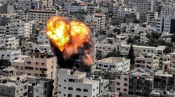 لحظة سقوط صاروخ في غزة (أ ف ب)