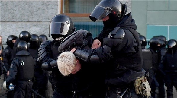الشرطة الروسية تعتقل محتجاً على التعبئة (وكالات)