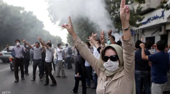 إيرانيون يتظاهرون ضد النظام في طهران (أرشيف)