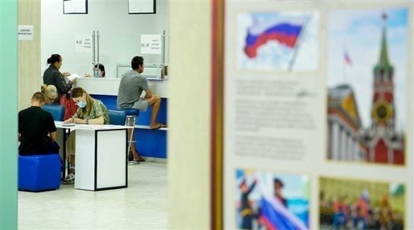 موالون لموسكو يصوتون على الانضمام  إلى روسيا (أرشيف)