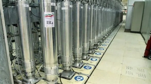 أجهزة طرد مركزي لتخصيب اليورانيوم في منشأة نووية إيرانية (أرشيف)