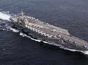 مسؤول أمريكي يناقش تهديدات إيران مع قائد البحرية السعودية