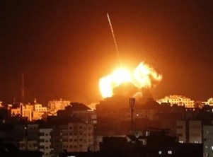 غارة إسرائيلية على بيت لاهيا في شمال قطاع غزة
