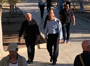 رئيس الشاباك الإسرائيلي السابق يقتحم المسجد الأقصى