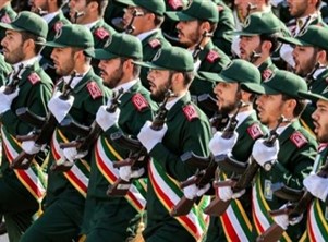 الحرس الثوري الإيراني يحتجز أجانب بينهم دبلوماسي بريطاني رفيع 