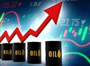 النفط يرتفع بدعم من زيادة في الطلب على البنزين في أمريكا 