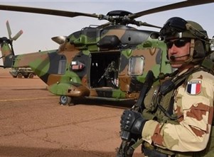 فرنسا تبقي 3 آلاف عسكري في مالي 