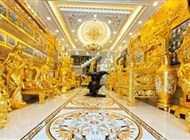 رجل أعمال فيتنامي يبني منزلاً من الذهب لجذب السياح