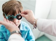 علامات تخبرك أن طفلك مصاب بقِصر النظر 