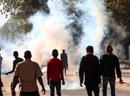 غازات مسيلة للدموع على آلاف المتظاهرين في السودان
