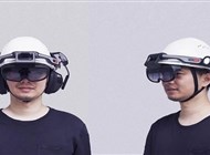 نظارة واقع افتراضي معززة بالذكاء الاصطناعي تثبت على خوذة العمال