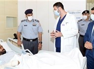 قائد عام شرطة أبوظبي يطمئن على حالة المصابين بحادث "اسطوانة الغاز"