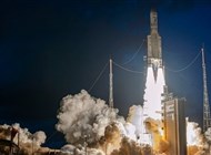 إطلاق صاروخ "أريان 5" بنجاح يعيد أوروبا إلى الفضاء بعد توقف أشهر