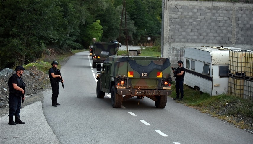 دورية عسكرية لشرطة كوسوفو على الحدود مع صربيا (رويترز)