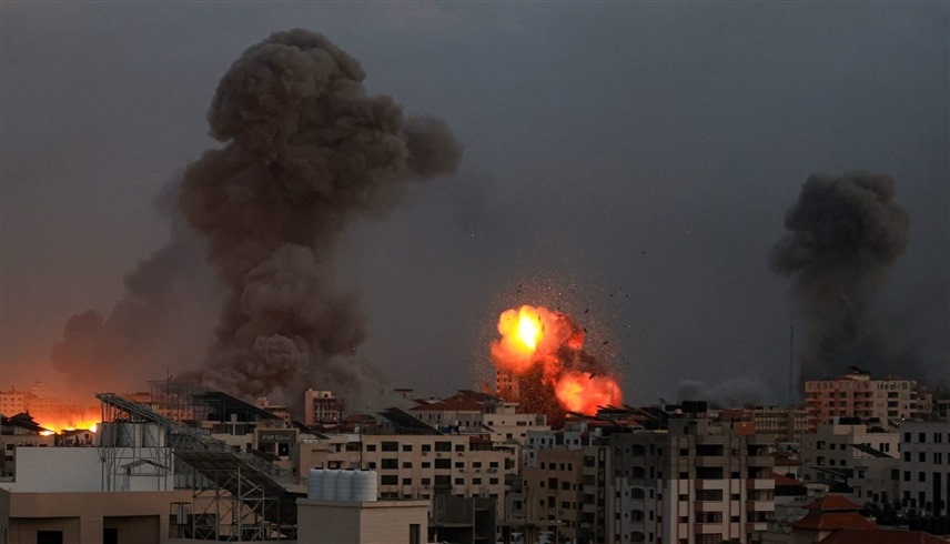 جانب من قصف إسرائيل لقطاع غزة (رويترز)