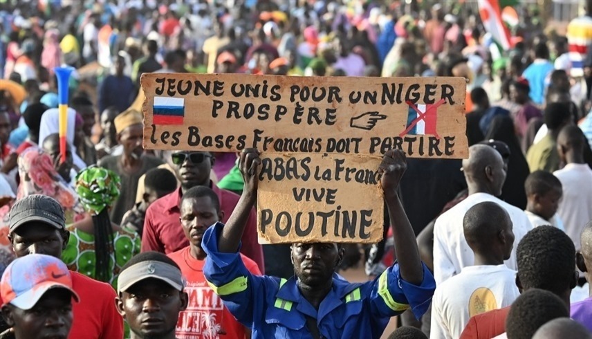 مظاهرات مؤيدة للانقلاب في النيجر (أ ف ب )