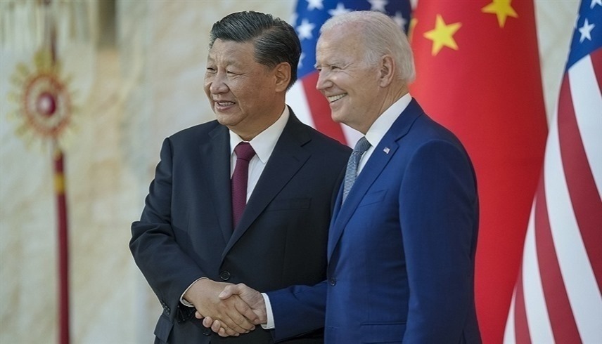 الرئيس الأمريكي جو بايدن ونظيره الصيني شي جين بينغ في لقاء سابق (أرشيف)