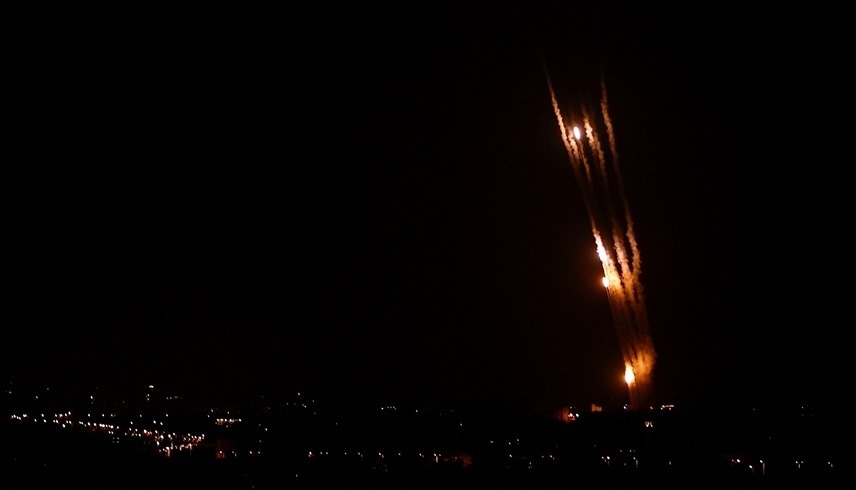 إطلاق صواريخ من قطاع غزة على إسرائيل (رويترز)