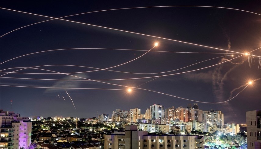 اعتراض صواريخ في سماء تل أبيب (رويترز)