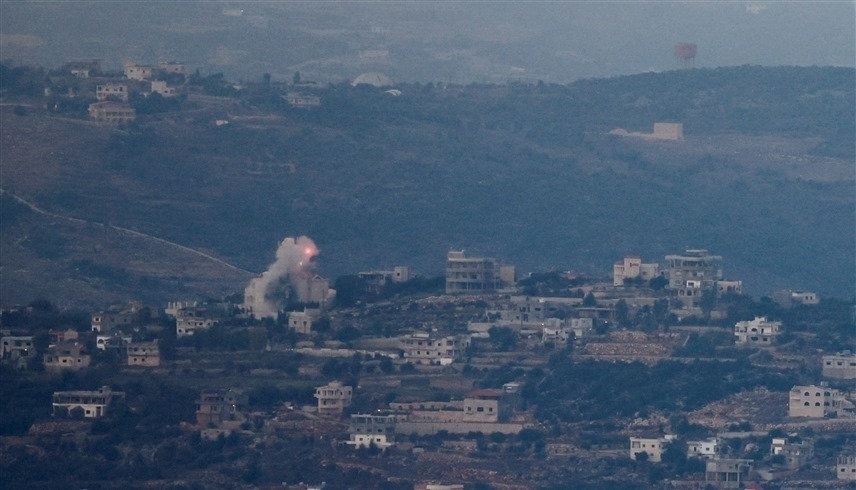 تصاعد الدخان بعد غارة إسرائيلية سابقة على جنوب لبنان (أرشيف)