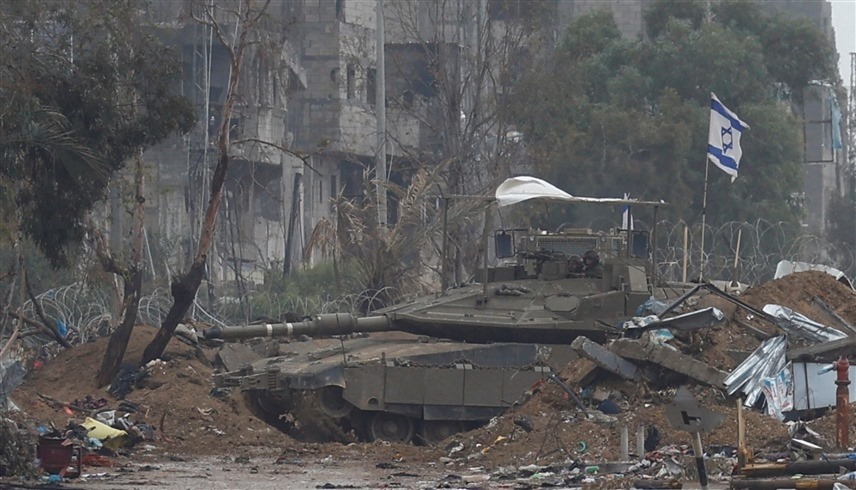 دبابة إسرائيلية في غزة (رويترز)