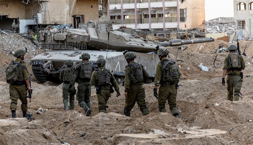 قوات إسرائيلية خلال العملية البرية في غزة (رويترز)