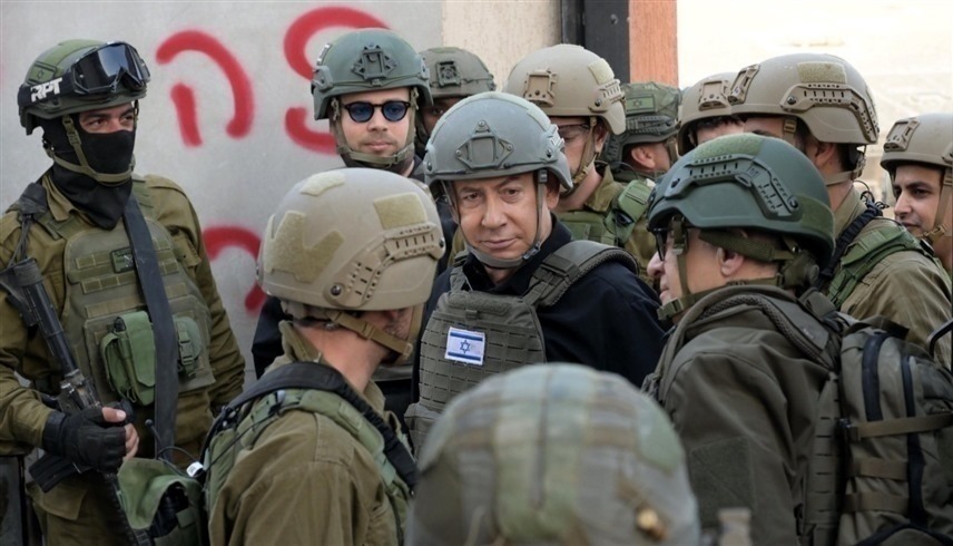 رئيس الوزراء الإسرائيلي بنيامين نتانياهو وسط جنود إسرائيليين في غزة (إكس)