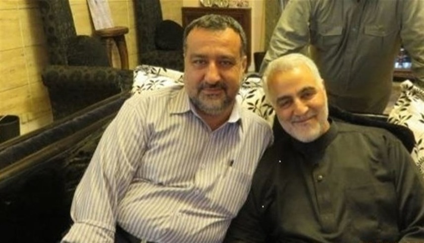 القيادي في الحرس الثوري سيد راضي موسوي مع قائد فيلق القدس الراحل قاسم سليماني (تسنيم)