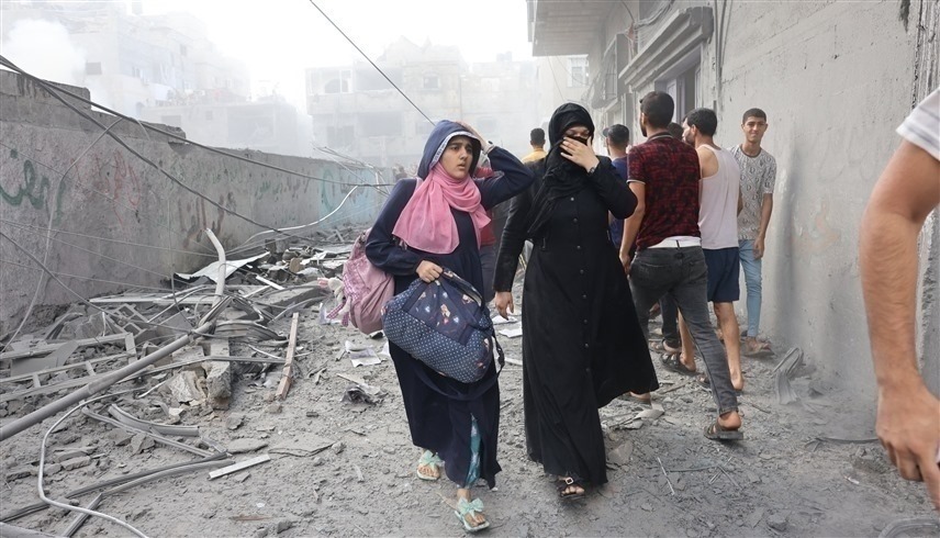 فرّ ما يصل إلى 80% من سكان غزة من منازلهم بسبب الحرب المستمرة (رويترز)
