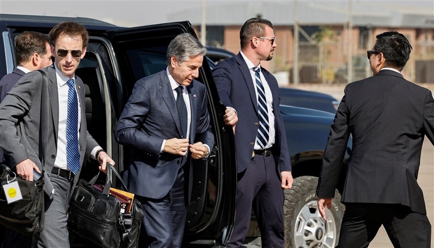 وزير الخارجية الأمريكي أنتوني بلينكين لدى وصله إلى مطار القاهرة(رويترز)