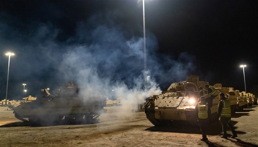 دبابات غربية في طريقها لأوكرانيا (رويترز)