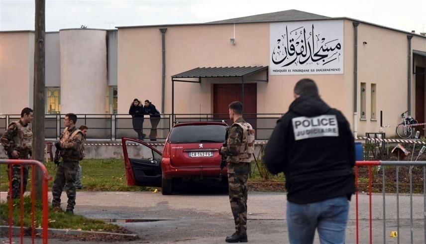 الشرطة الفرنسية تطوق أحد المساجد (ميدل إيست أونلاين)