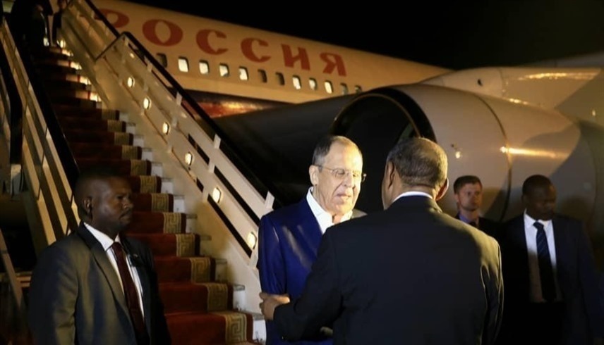 وزير الخارجية الروسي سيرغي لافروف خلال وصوله للسودان (أرشيف)