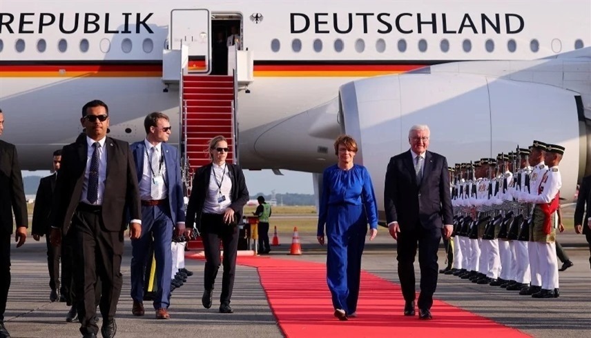 وصول الرئيس الألماني وعقيلته إلى إستونيا (تويتر)