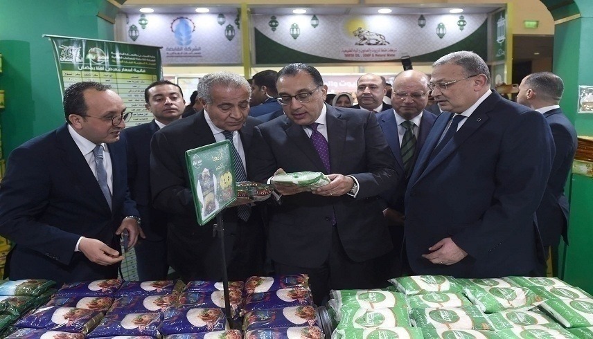رئيس الوزراء المصري يتفقد معرض أهلاً رمضان 