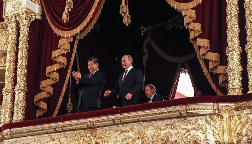 الرئيس الروسي فلاديمير بوتين ونظيره الصيني شي جين بينغ (فرانس 24)