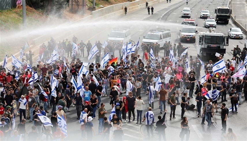 المظاهرات في إسرائيل (رويترز)
