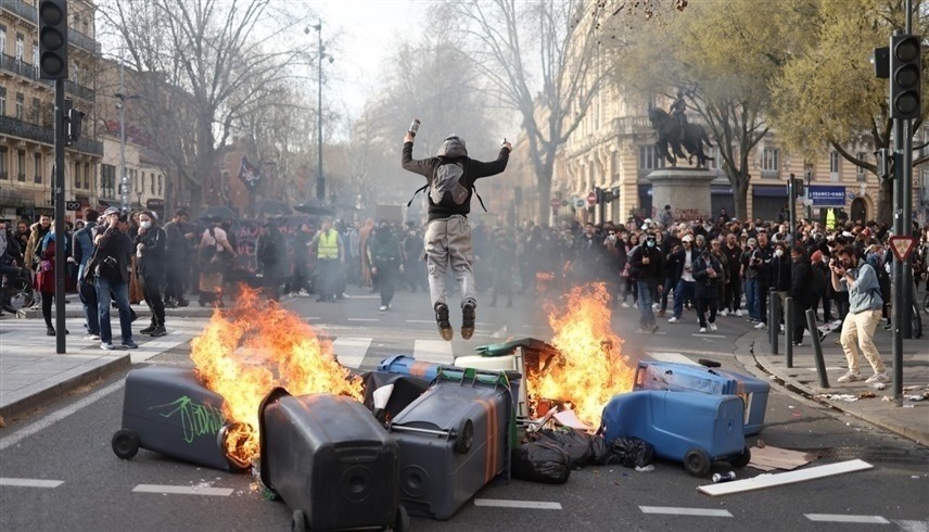 من الاحتجاجات بفرنسا (أ ف ب)