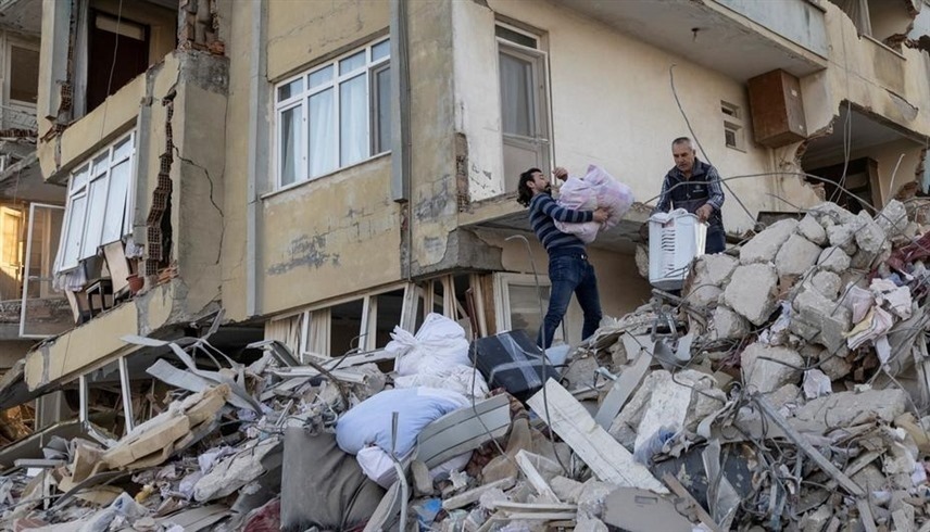 جانب من آثار زلزال تركيا الأخير (رويترز)
