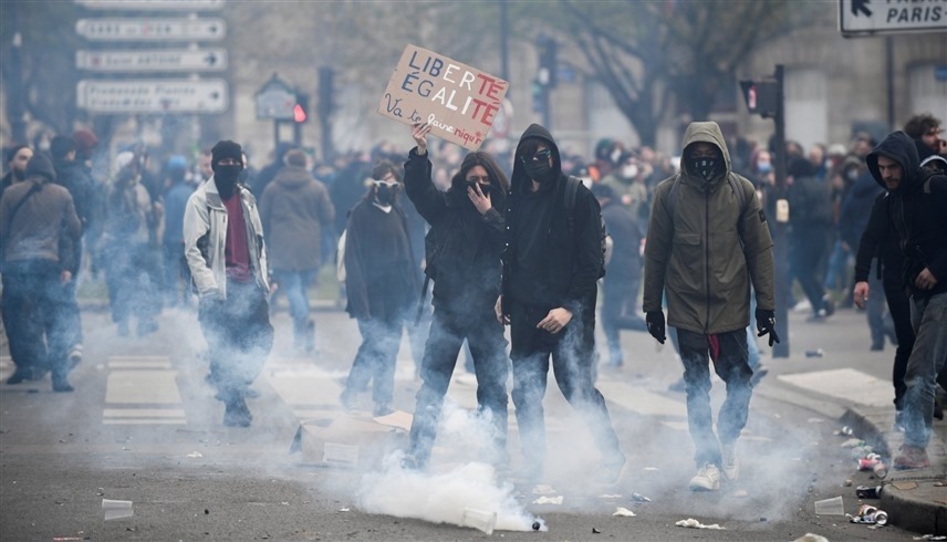 مظاهرات وصدامات مع الشرطة في باريس (أ ف ب)