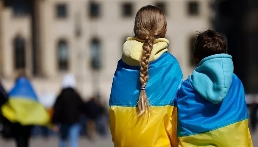 كييف تتهم موسكو بترحيل آلاف الأطفال بشكل غير قانوني من المناطق المحتلة في أوكرانيا إلى روسيا (أرشيف)