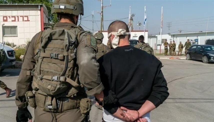 اعتقال أحد المُسلحين في الضفة الغربية. (الجيش الإسرائيلي)