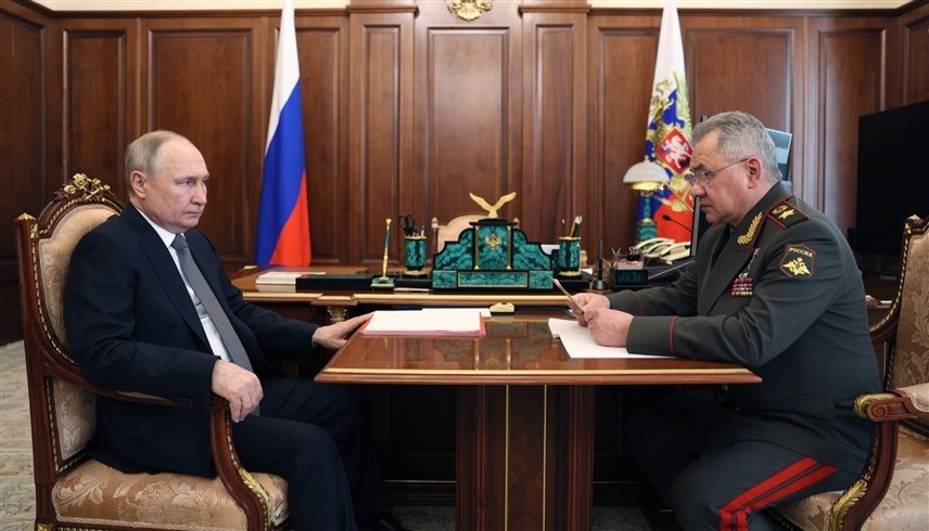 الرئيس الروسي فلاديمير بوتين ووزير الدفاع الروسي سيرغي شويغو (أ ف ب)