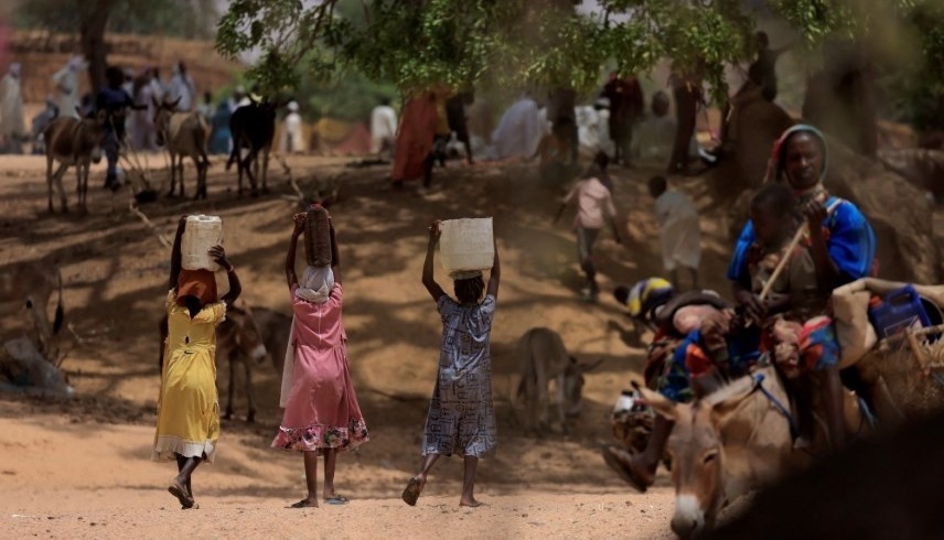 سودانيون لاجؤون في تشاد (رويترز)